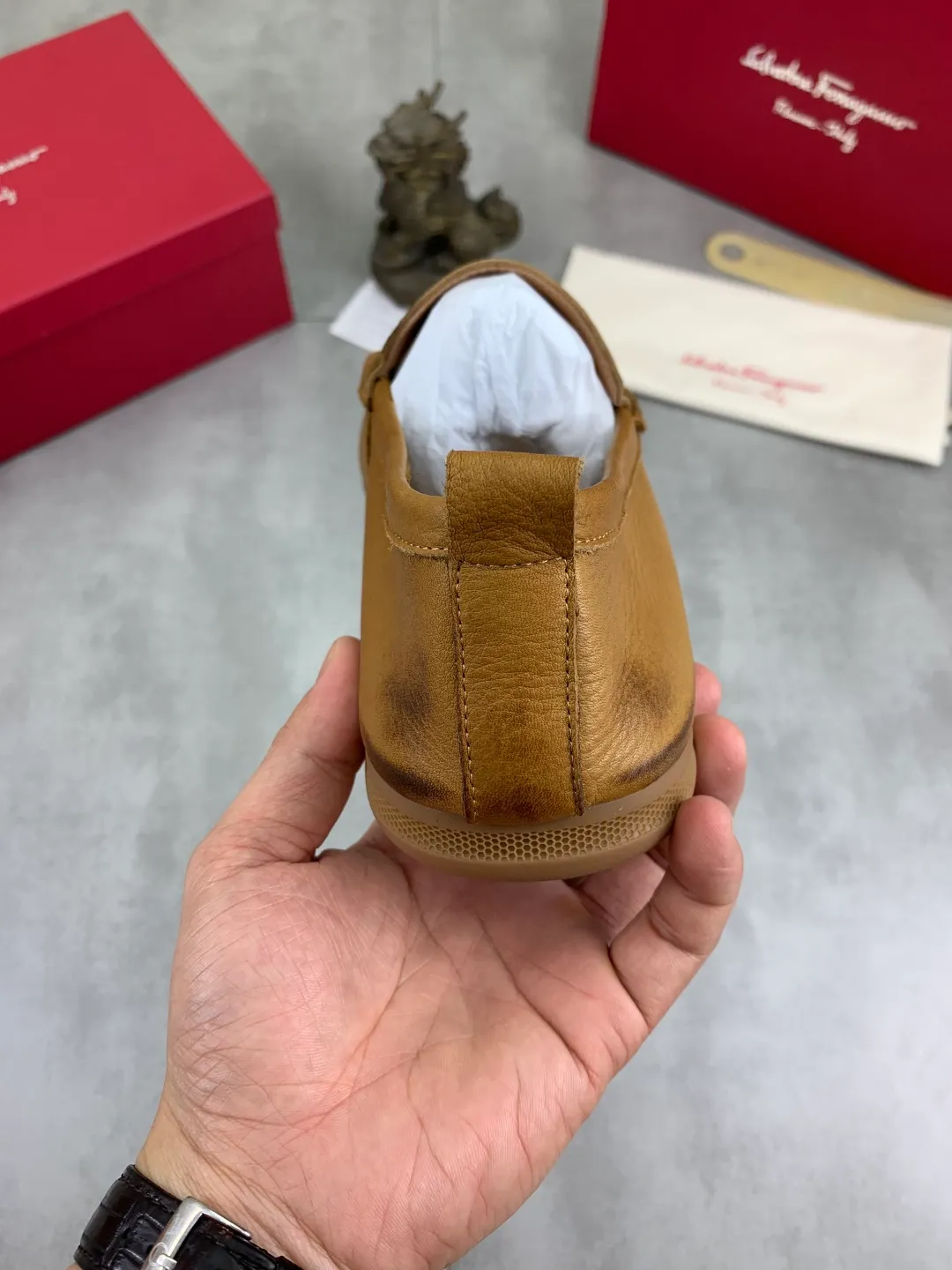 Men's shoes 💰P480 New model [Ferragamo/Ferragamo] Latest model Original imported calfskin, imported pigskin lining + original luxury metal buckle + original rubber outsole Soft and comfortable Size number: 38-44